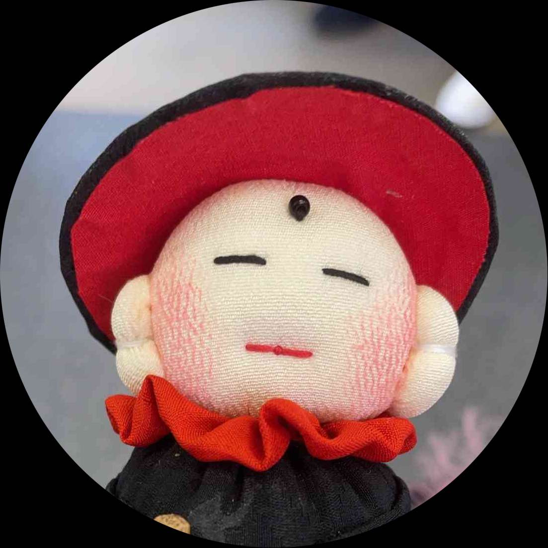 ↓ 結果　台は割れました。時計盤はヒビが入りました。時計として使えません。