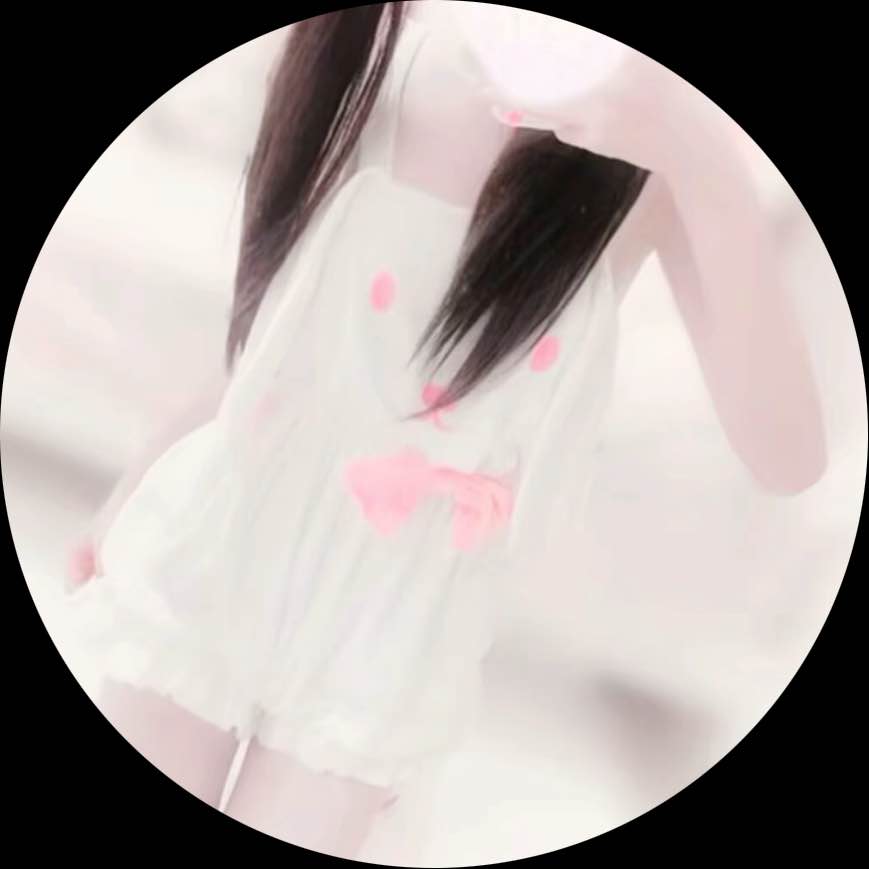 ︎︎**
