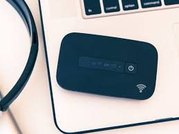 海外Wi-FiルーターとSIMカードケース、どっちを使うべき？
