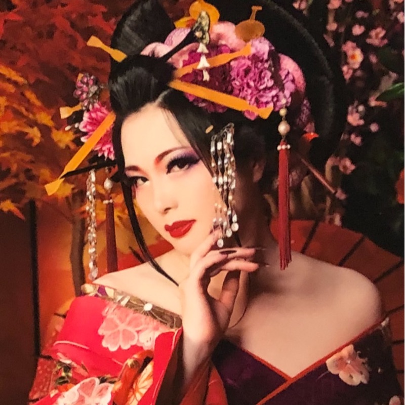 山本**