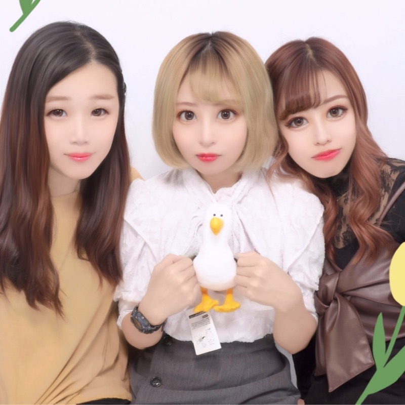 白岩**