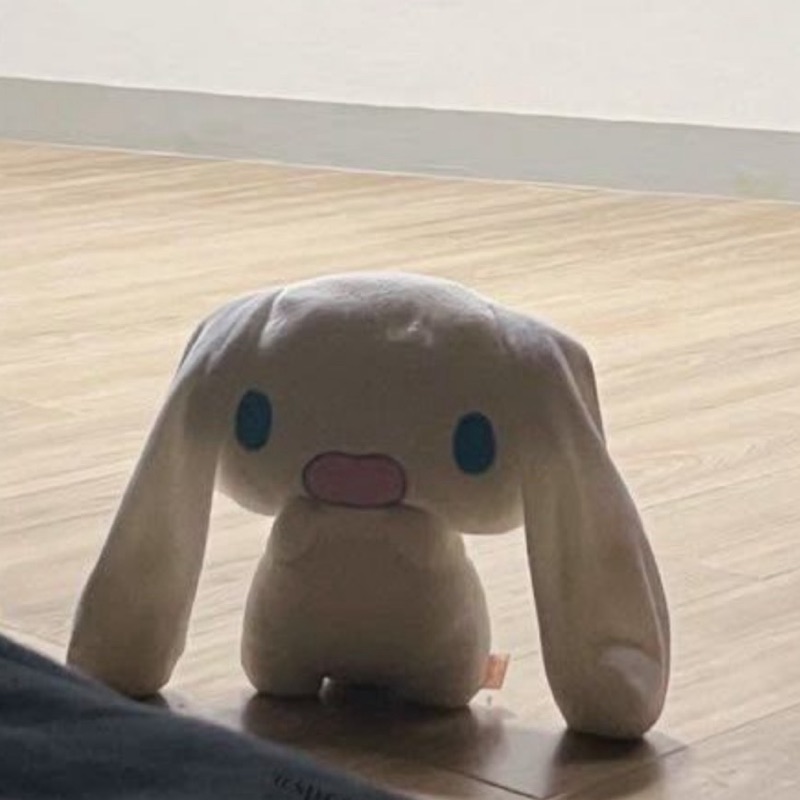 莉*